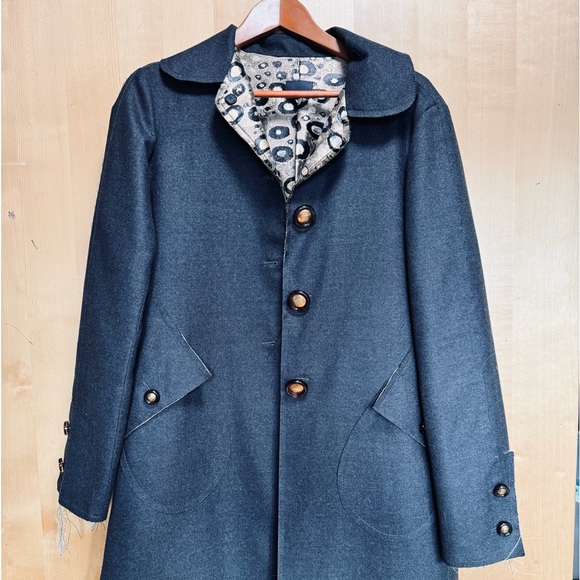 Fendi reversible coat, grey and reversible to gold - Picture 1 of 8